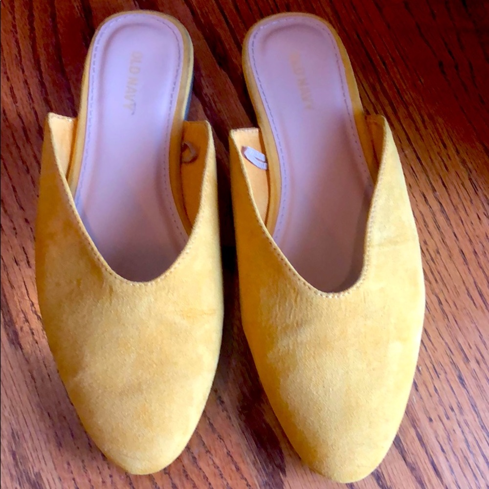 Old Navy Round Toe Mule 6.5